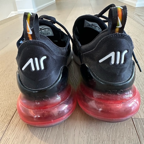 Men’s Nike Air Sneaker - Picture 6 of 7